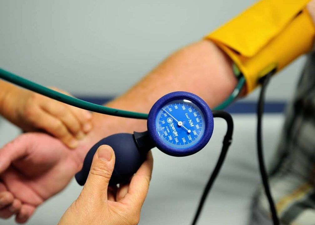 Se soffri di ipertensione, devi misurare la pressione sanguigna correttamente e regolarmente. 